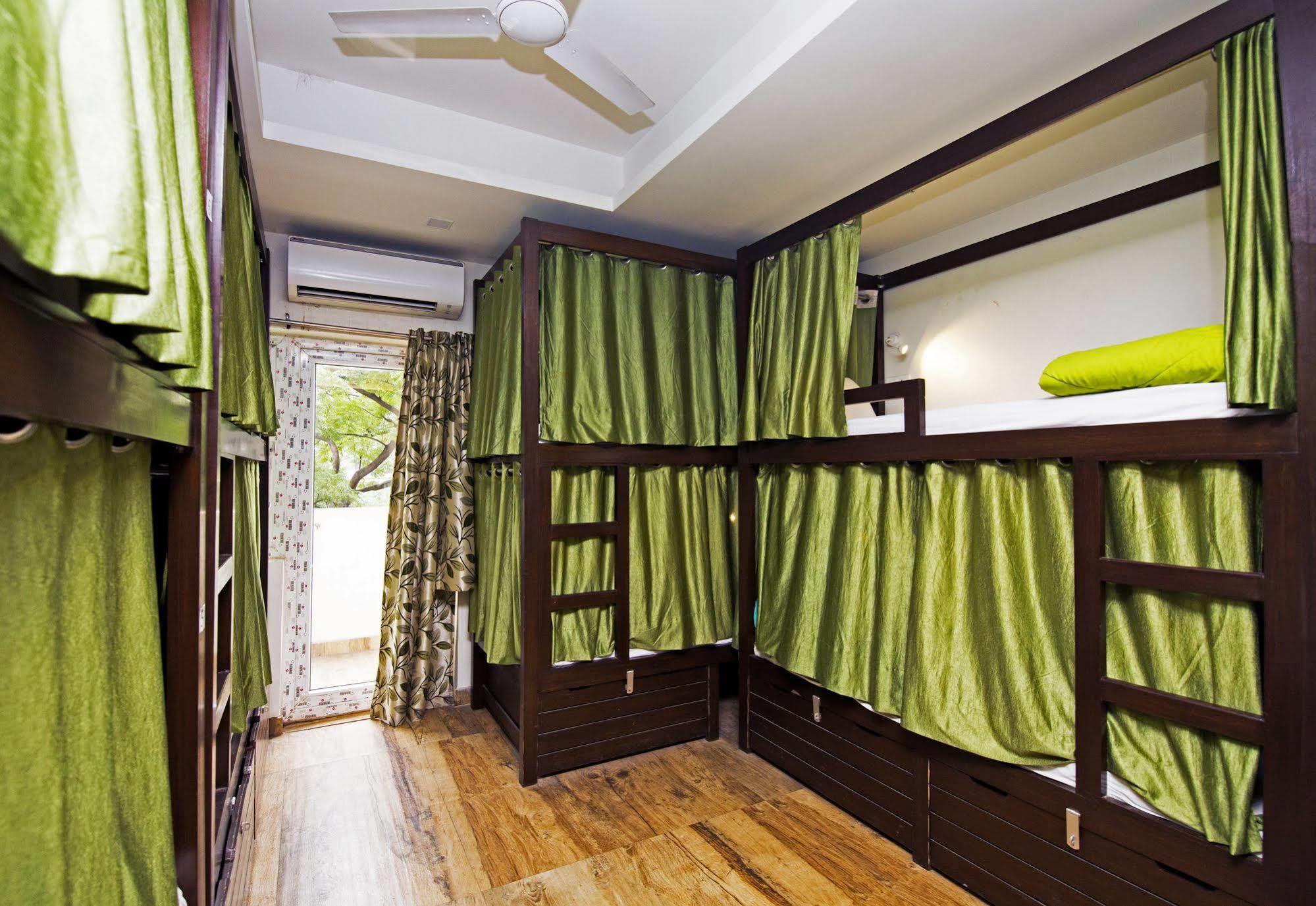 Joey'S Hostel Delhi Ню Делхи Екстериор снимка
